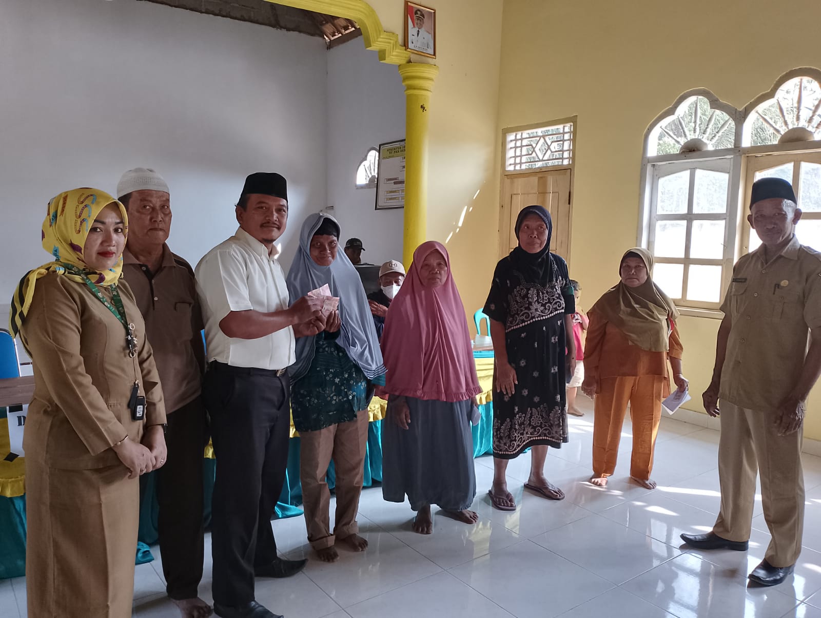 Penyaluran Bantuan Langsung Tunai Dana Desa Triwulan III TA. 2023 Kampung Endang Rejo (Selasa, 03 Oktober 2023)